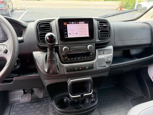 Used 2025 RAM ProMaster 2500 w/ Convenience Group FWD image 28