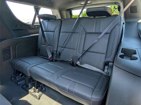 Used 2024 Chevrolet Suburban RST w/ Luxury Package AWD/4WD image 17