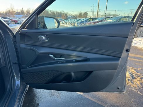 New 2025 Hyundai Elantra SEL image 30