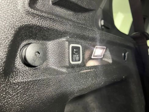 Used 2023 Jeep Grand Cherokee L Laredo image 44