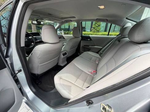 Used 2017 Honda Accord EX-L image 12