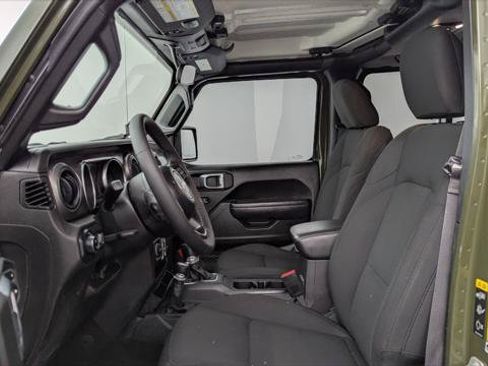 Used 2023 Jeep Gladiator Sport AWD/4WD image 14