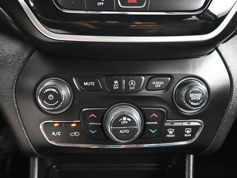 Used 2019 Jeep Cherokee High Altitude AWD/4WD image 21