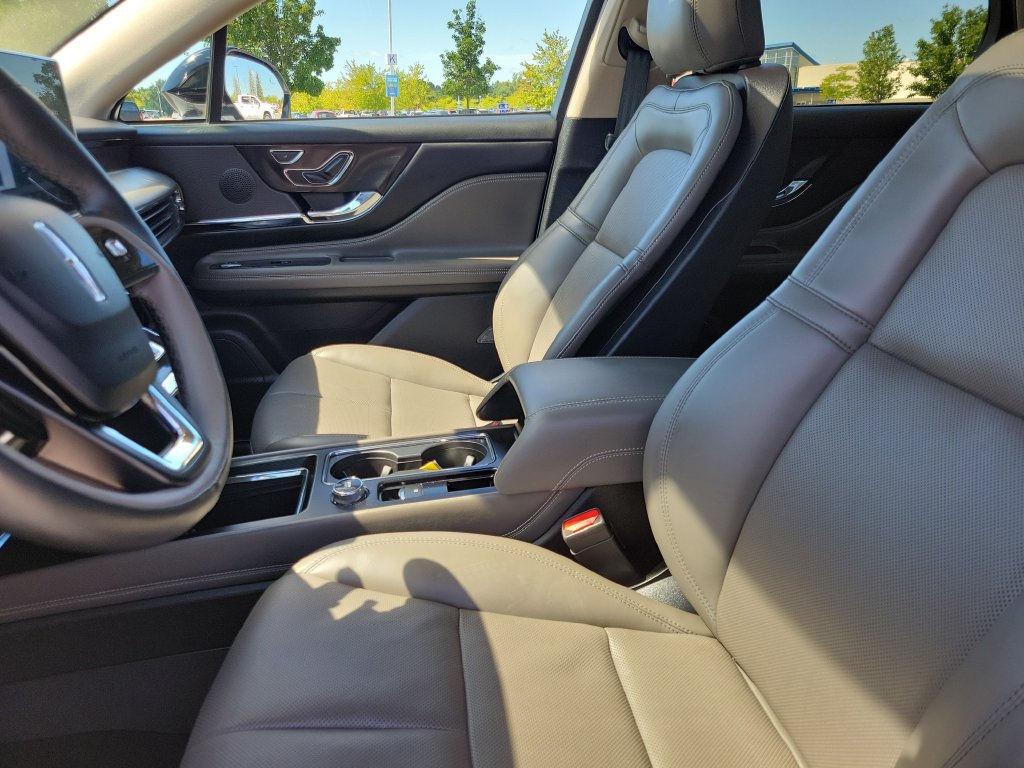 Used 2025 Lincoln Corsair Grand Touring w/ Equipment Group 301A AWD/4WD image 18