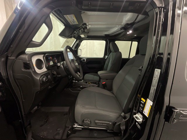 New 2026 Jeep Gladiator Sport AWD/4WD image 10