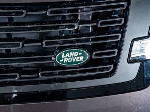 Used 2023 Land Rover Range Rover Long Wheelbase SE image 17