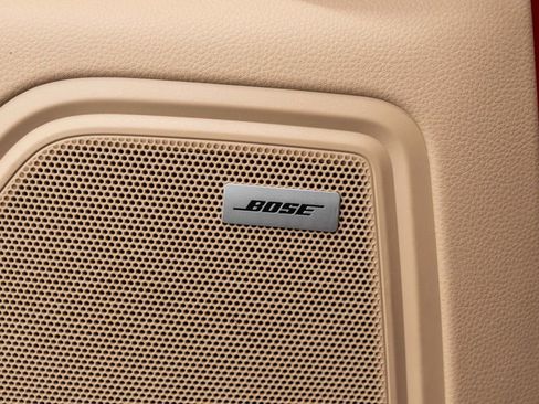 Used 2024 Porsche Macan w/ Premium Plus Package image 17