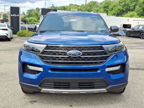 Used 2020 Ford Explorer XLT w/ Equipment Group 202A AWD/4WD image 2