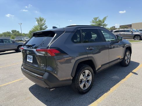 Used 2024 Toyota RAV4 XLE AWD/4WD image 9