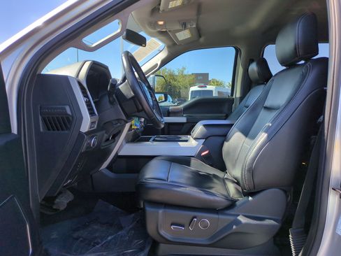 Used 2019 Ford F250 Lariat w/ Chrome Package image 15