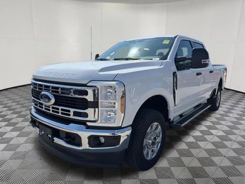 Used 2024 Ford F250 XLT AWD/4WD image 13