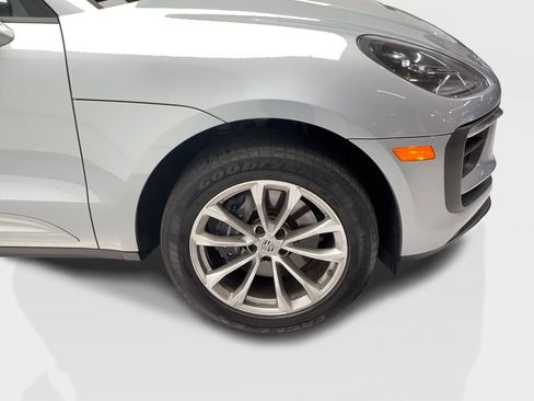 Used 2024 Porsche Macan AWD/4WD image 14