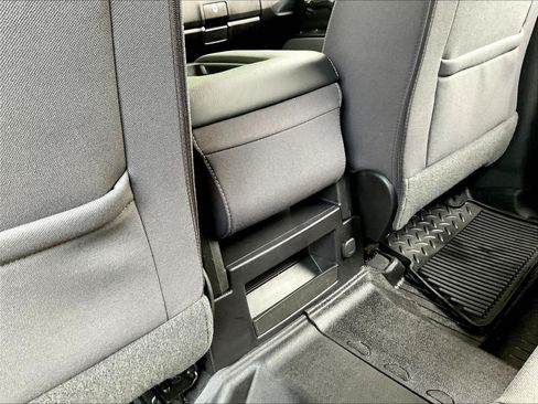 Used 2018 Chevrolet Silverado 1500 LT w/ All Star Edition AWD/4WD image 11