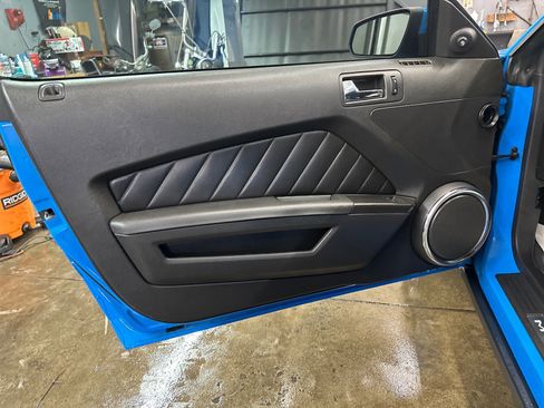 Used 2010 Ford Mustang Premium image 18