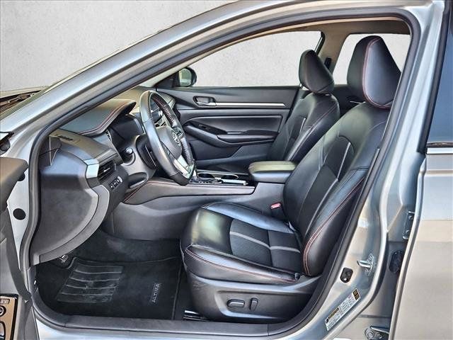 Used 2024 Nissan Altima 2.5 SR FWD image 13
