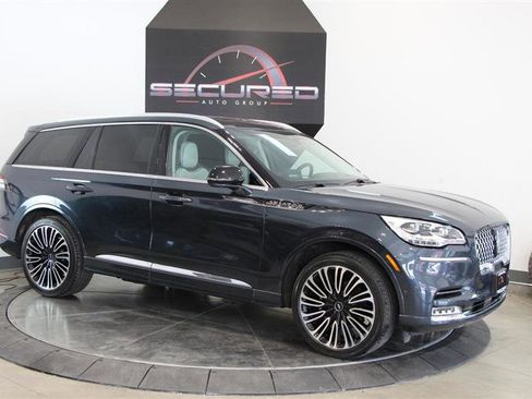 Used 2023 Lincoln Aviator Black Label w/ Class IV Trailer Tow Package image 1