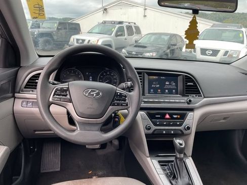Used 2018 Hyundai Elantra SEL FWD image 13