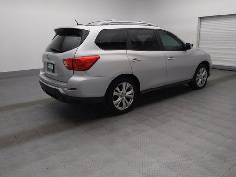 Used 2018 Nissan Pathfinder SL w/ SL Premium Package FWD image 10