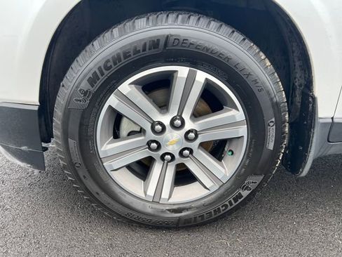 Used 2017 Chevrolet Traverse LT image 22