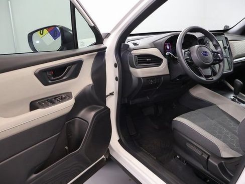 Used 2025 Subaru Forester AWD/4WD image 10