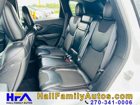 Used 2016 Jeep Cherokee Trailhawk w/ Trailer Tow Group AWD/4WD image 14