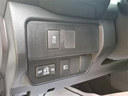 Used 2022 Toyota Tacoma SR image 18