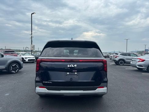 Certified 2025 Kia Carnival FWD image 4
