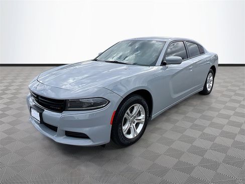 Used 2022 Dodge Charger SXT w/ Cold Weather Package image 3