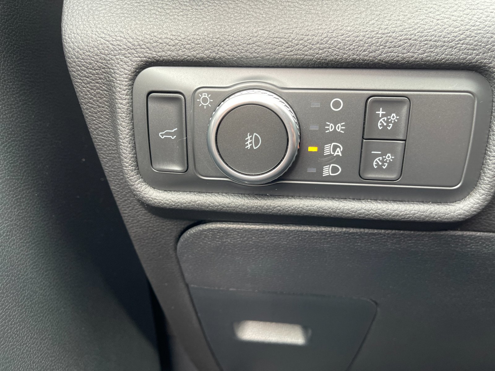 Used 2022 Ford Explorer Limited w/ Equipment Group 301A RWD image 34
