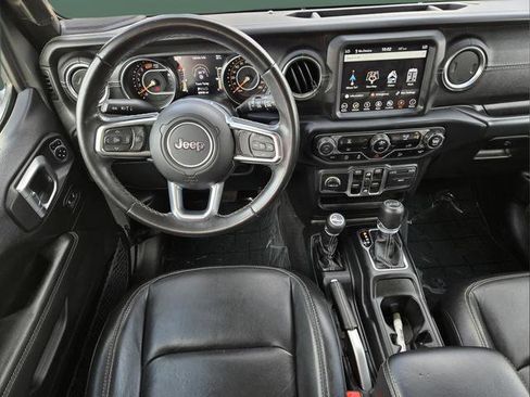 Used 2019 Jeep Wrangler Unlimited Sahara image 26