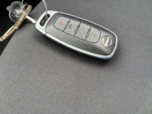 Used 2025 Nissan Sentra SV FWD image 18