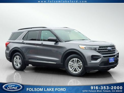 Certified 2023 Ford Explorer XLT image 1