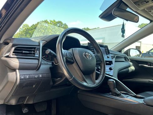Used 2022 Toyota Camry SE FWD image 10