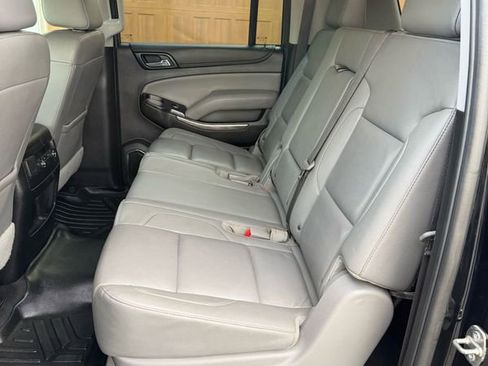 Used 2019 Chevrolet Suburban LT AWD/4WD image 10
