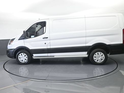 Used 2024 Ford Transit 250 Low Roof w/ Exterior Upgrade Package RWD image 3