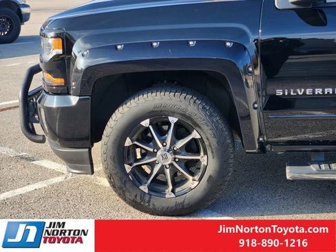 Used 2018 Chevrolet Silverado 1500 LT w/ All Star Edition image 9