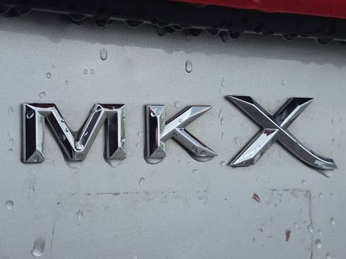 Used 2017 Lincoln MKX Reserve AWD/4WD image 9