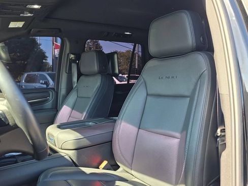 Used 2024 GMC Yukon Denali w/ Advanced Technology Package AWD/4WD image 22
