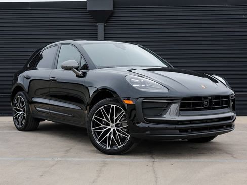 Certified 2026 Porsche Macan Turbo AWD/4WD image 9