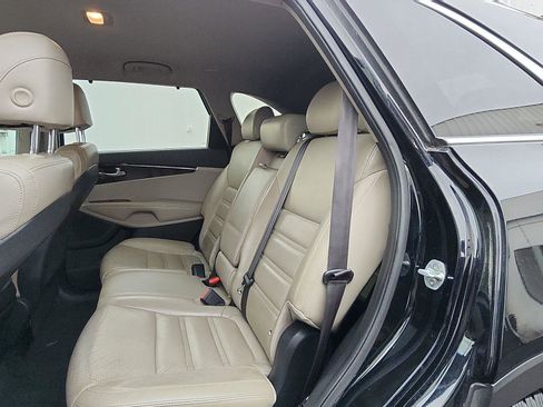 Used 2017 Kia Sorento EX image 22