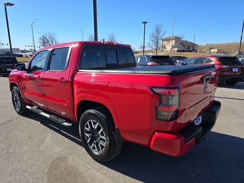 Used 2022 Nissan Frontier SV image 3