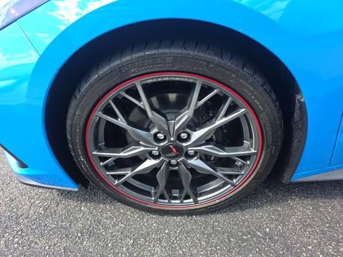 Used 2024 Chevrolet Corvette Stingray Coupe RWD image 12