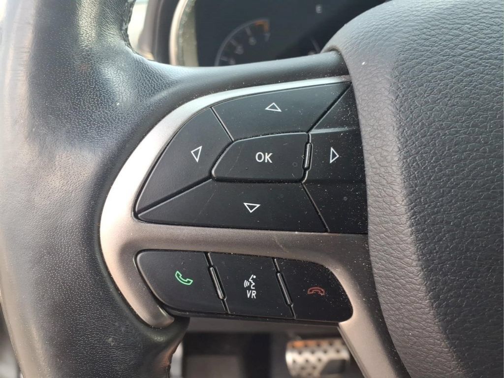 Used 2020 Jeep Grand Cherokee High Altitude AWD/4WD image 19