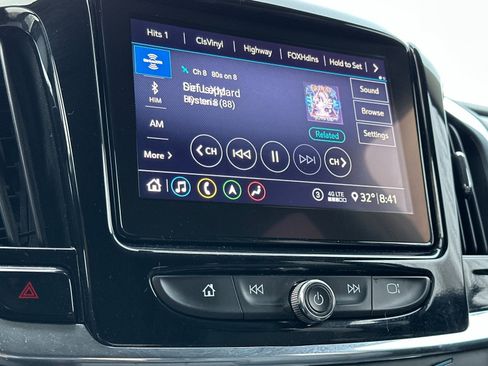 Used 2020 Chevrolet Traverse LT w/ LT Premium Package image 19