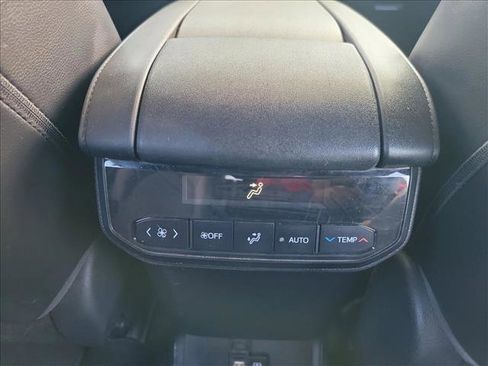 Used 2021 Toyota Highlander XSE image 18