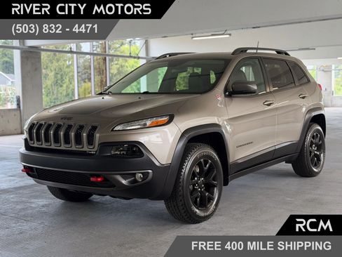 Used 2018 Jeep Cherokee Trailhawk w/ Trailer Tow Group AWD/4WD image 1