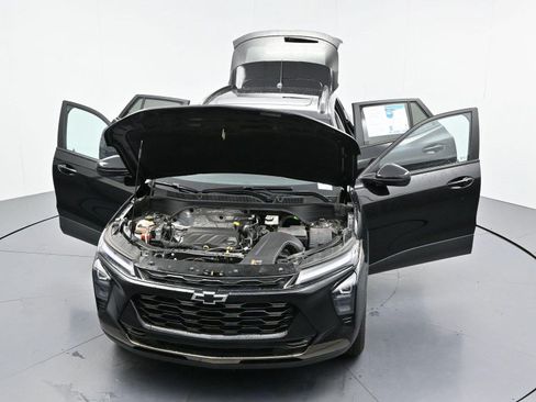 Used 2025 Chevrolet Trax ACTIV w/ Sunroof Package FWD image 39