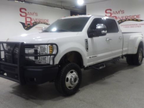 Used 2019 Ford F350 XLT w/ XLT Premium Package AWD/4WD image 1