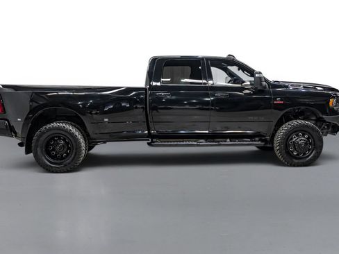 Used 2024 RAM 3500 Big Horn w/ Night Edition AWD/4WD image 5