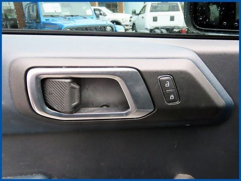 Used 2022 Ford Bronco Outer Banks image 12